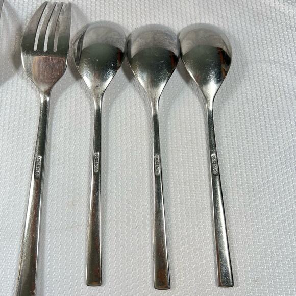 Oneida Etta Piece Everyday Flatware Set - Picture 6 of 13